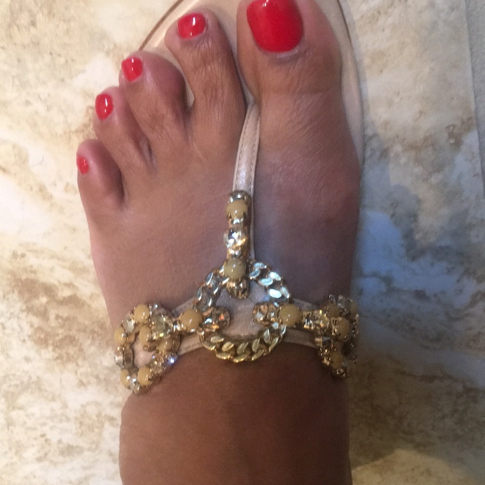 Stuart Weitzman sz 7 jeweled thong never worn